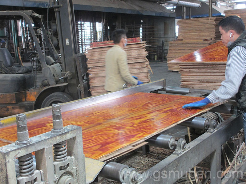 如何分辨1米83/92公分紅模板好壞? 如何分辨1米83/92公分紅模板好壞?